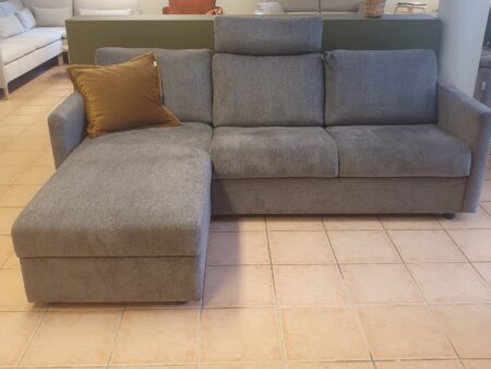 Hovden MySofabed 116 sjeselong sovesofa. Sjeselongdelen kan settes på valgfri side.