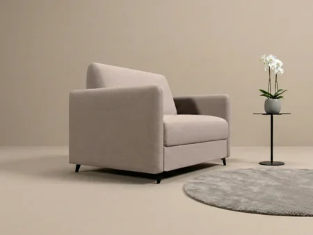 Kompakt sovestol Modular plassert i en liten stue. Totalbredde 113 cm med 17 cm tykk madrass.