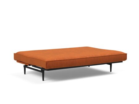 Innovation Colpus 140 sovesofa med komfortabel Spring-madrass og stilrent Sharp-betrekk i farge 412 på hvit bakgrunn