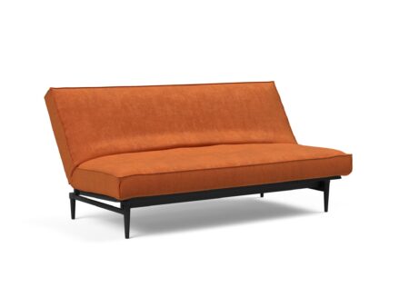 Innovation Colpus 140 sovesofa med komfortabel Spring-madrass og stilrent Sharp-betrekk i farge 412 på hvit bakgrunn
