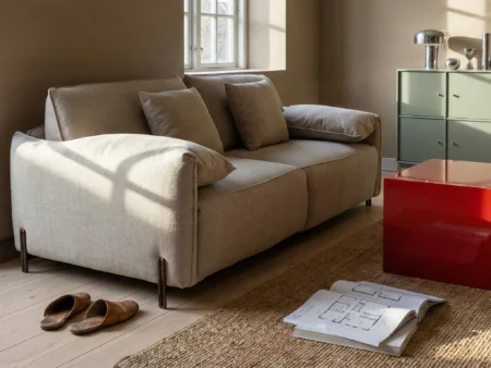 Cloud sett fra siden i et miljø nordic chic trend design. memoryfoam i setet.